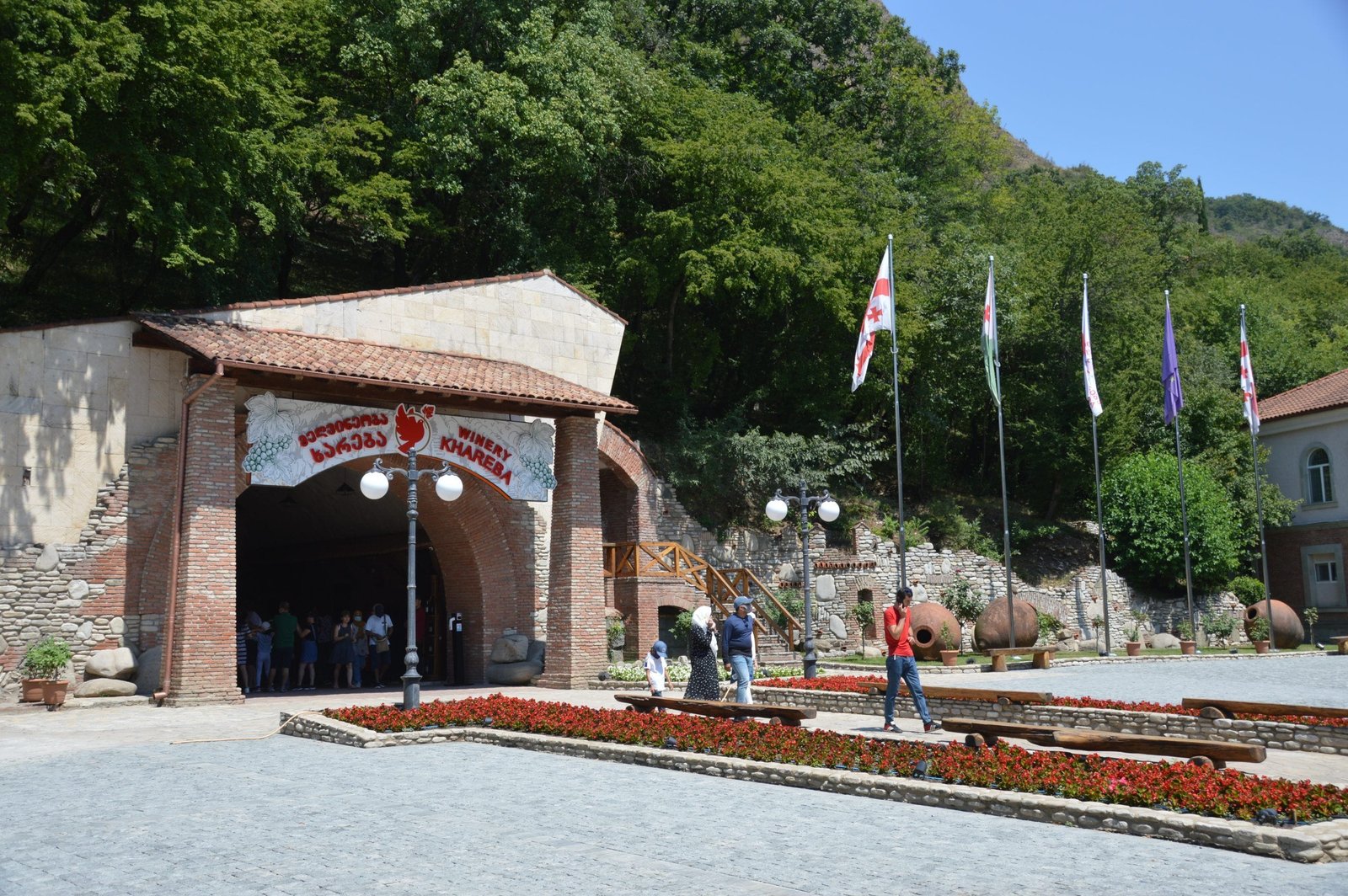Bodega Khareba en tunel
